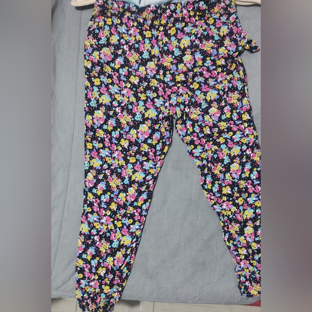 W floral pattern rayon pants, Uniqlo (heavily used) Waist is stretched to limit